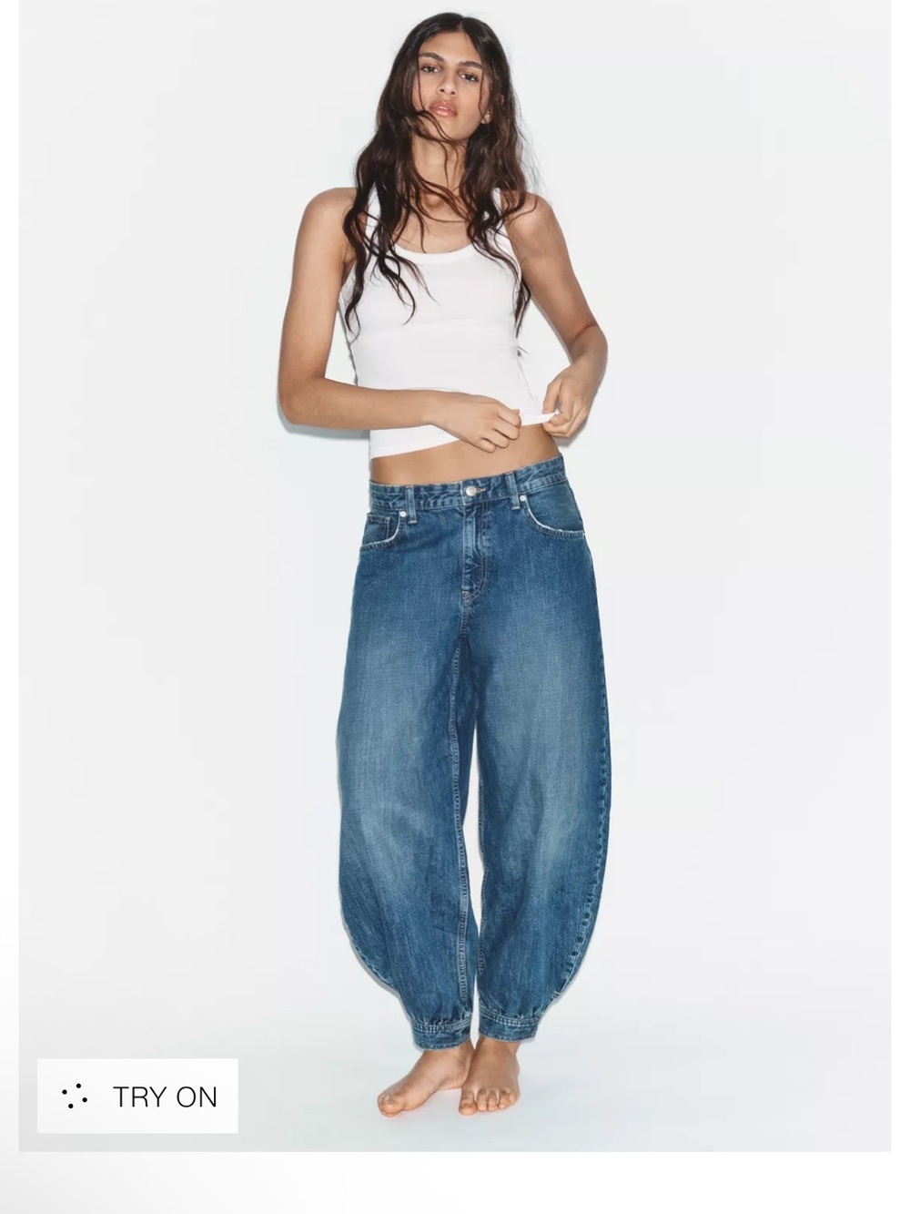 Zara TRF MID-RISE BALLOON JEANS WITH BUTTONS